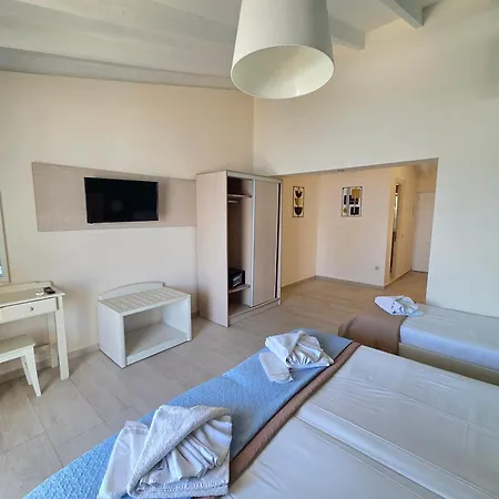 Coco's Corfu Ýpsos