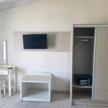 Hotel Coco's Corfu 2*